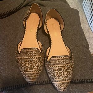 Restricted Women's Intricate Black and Tan Flats
